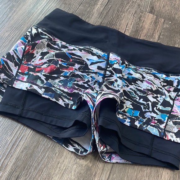 Lululemon Break Free Shorts (2.5”) - Picture 2 of 5